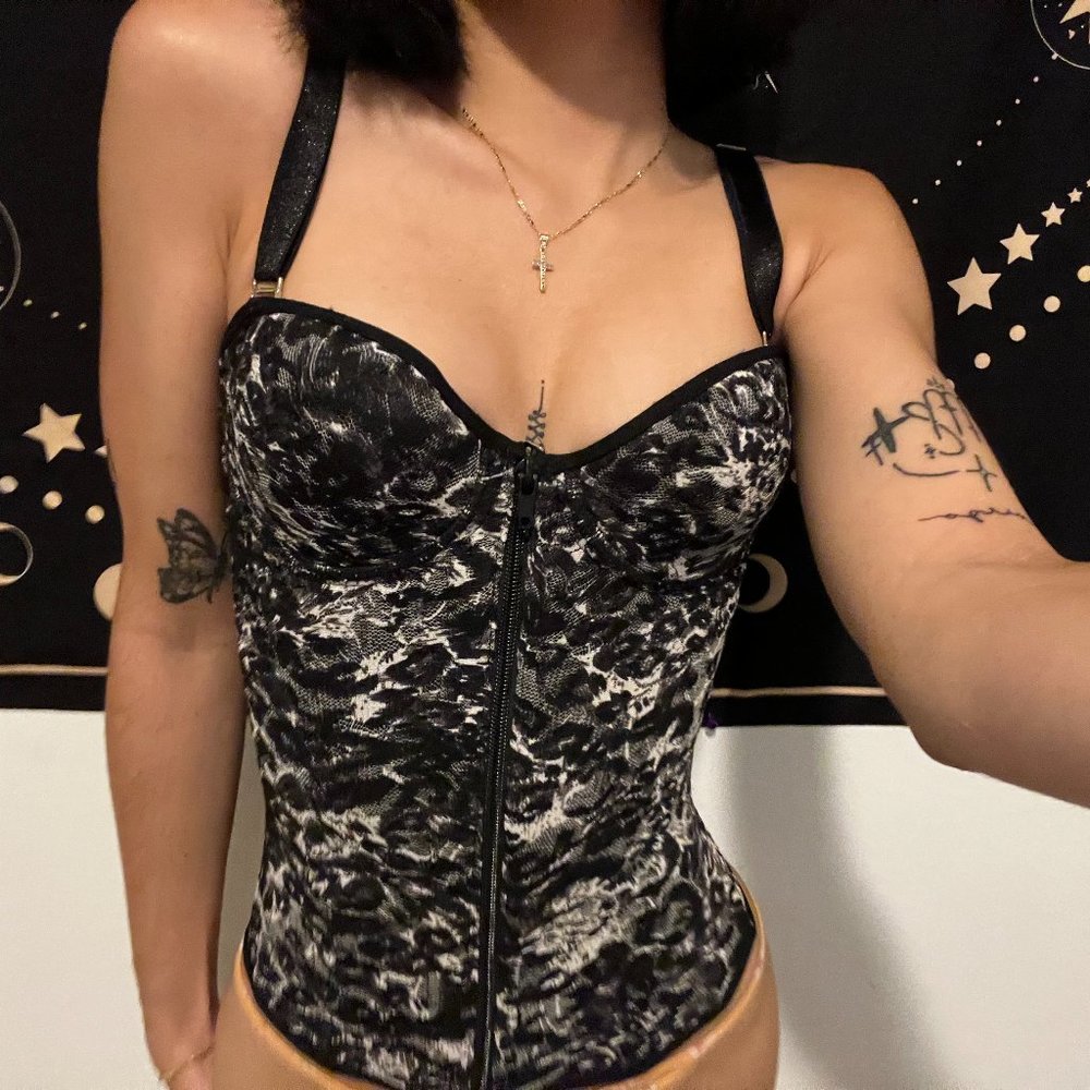 Black and White Drawing Women Corset.